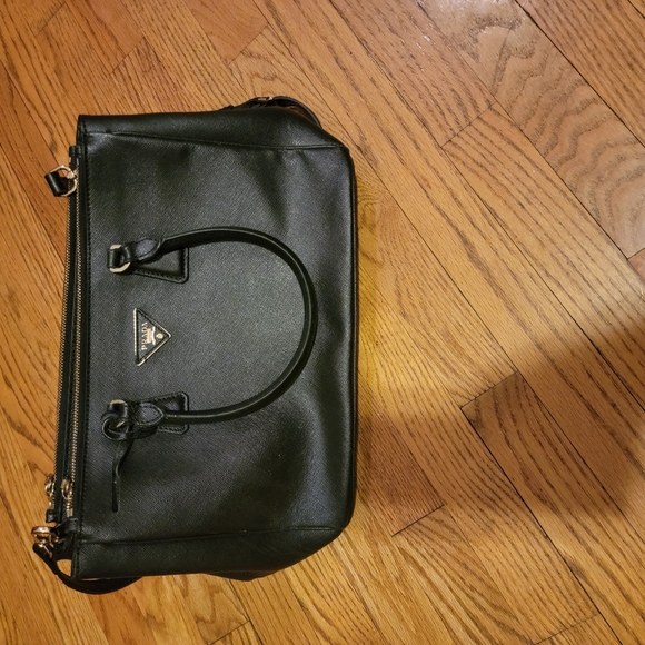 Prada for sell - Picture 8 of 8